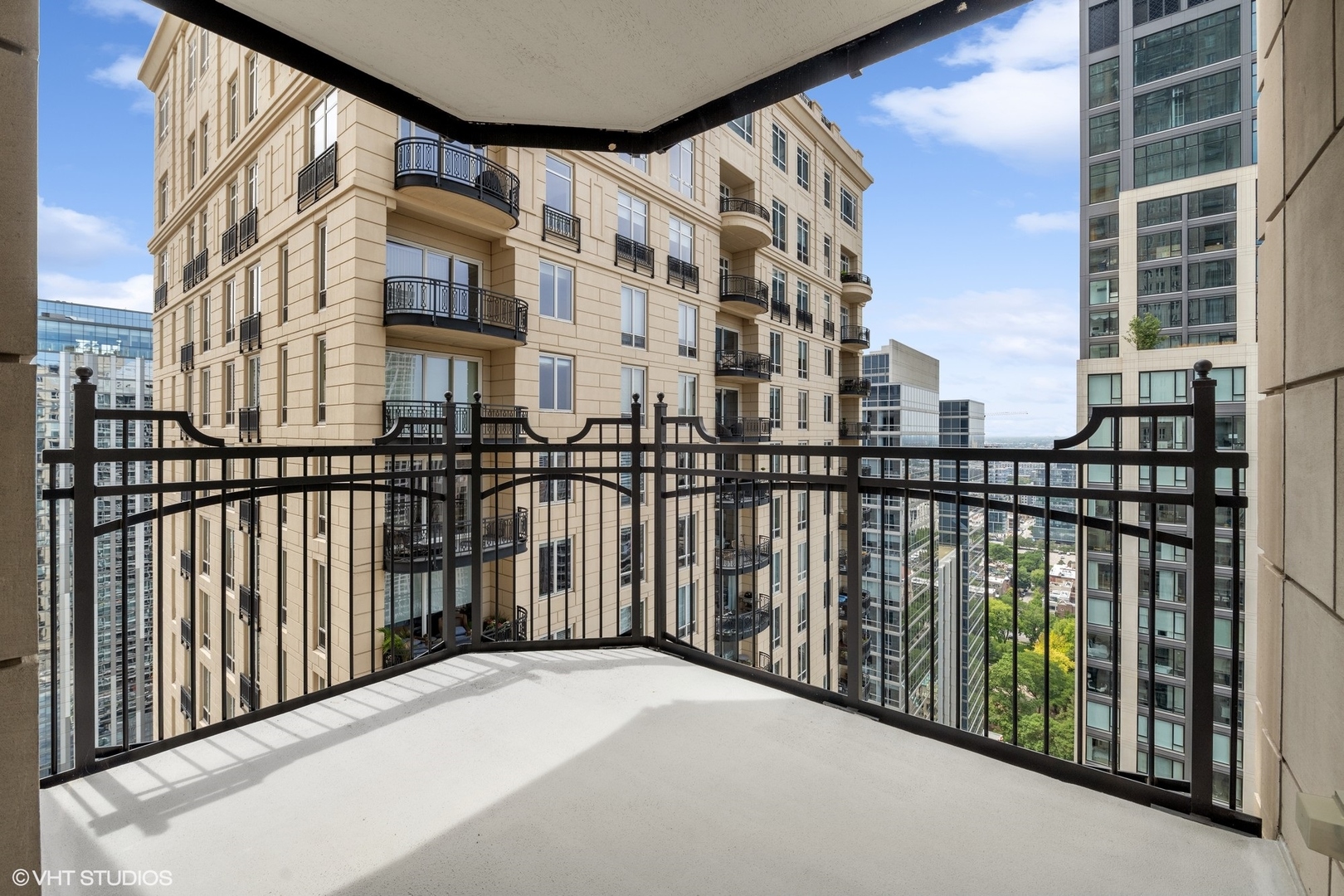 11 East Walton Street, Unit 3101 Chicago, IL 60611 - Photo 12 of 33