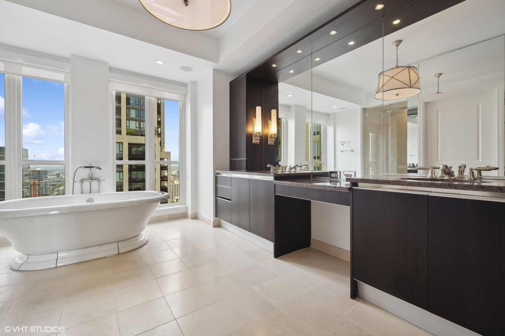 11 East Walton Street, Unit 3101 Chicago, IL 60611 - Photo 18 of 33