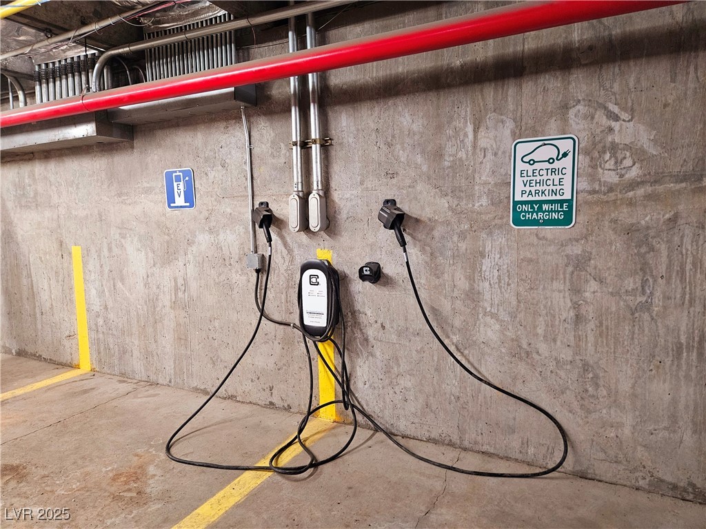 223 Hunter Ridge Drive, Unit 314 Brian Head, UT 84719 - Photo 20 of 39 Electric Vehicle charging station