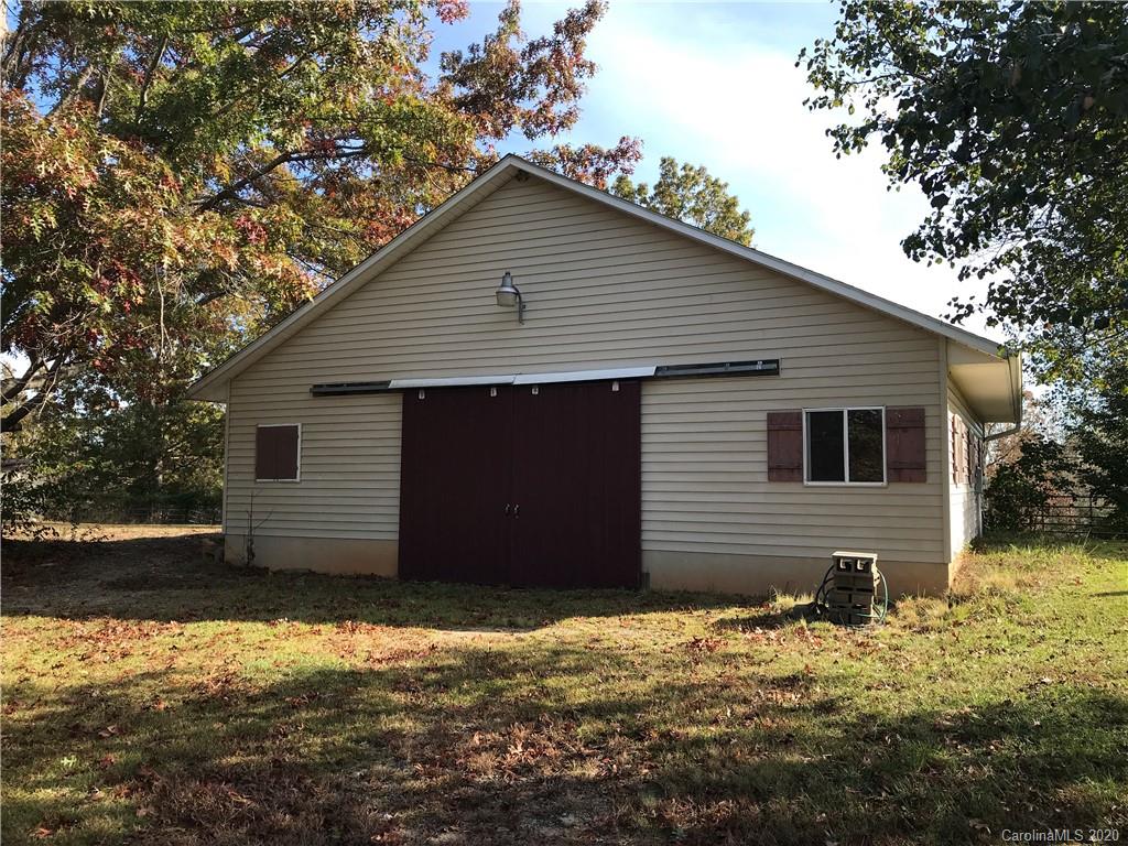 624 Bill Holbert Road Tryon, NC 28782 - Photo 7 of 9