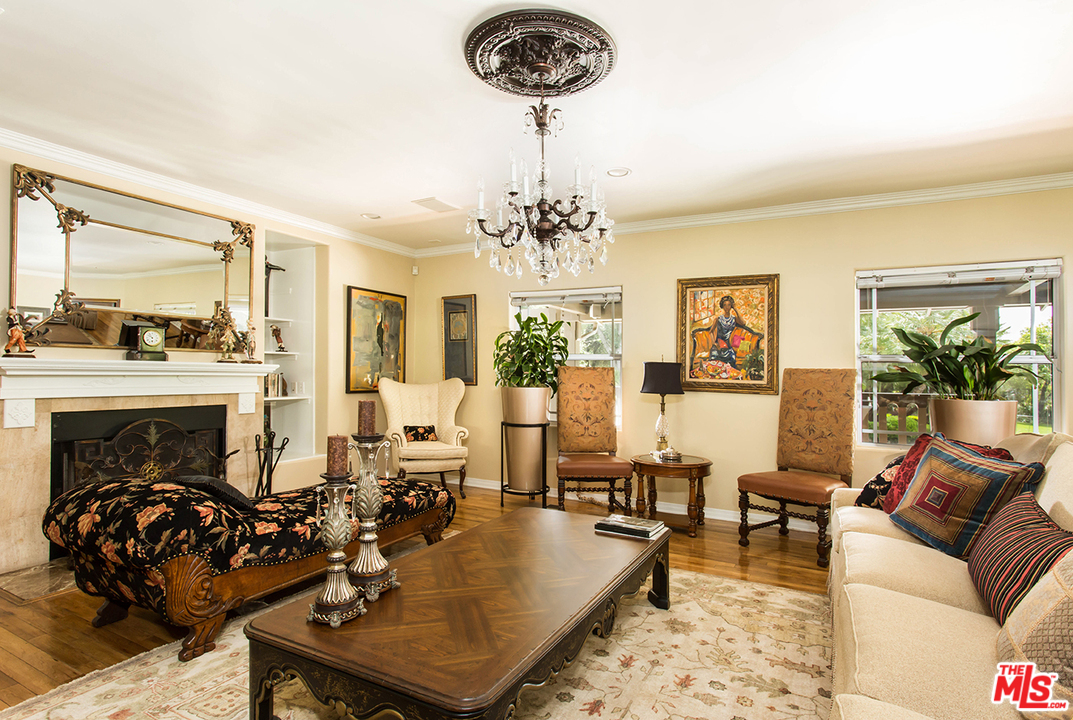 285 Barthe Drive Pasadena, CA 91103 - Photo 11 of 35