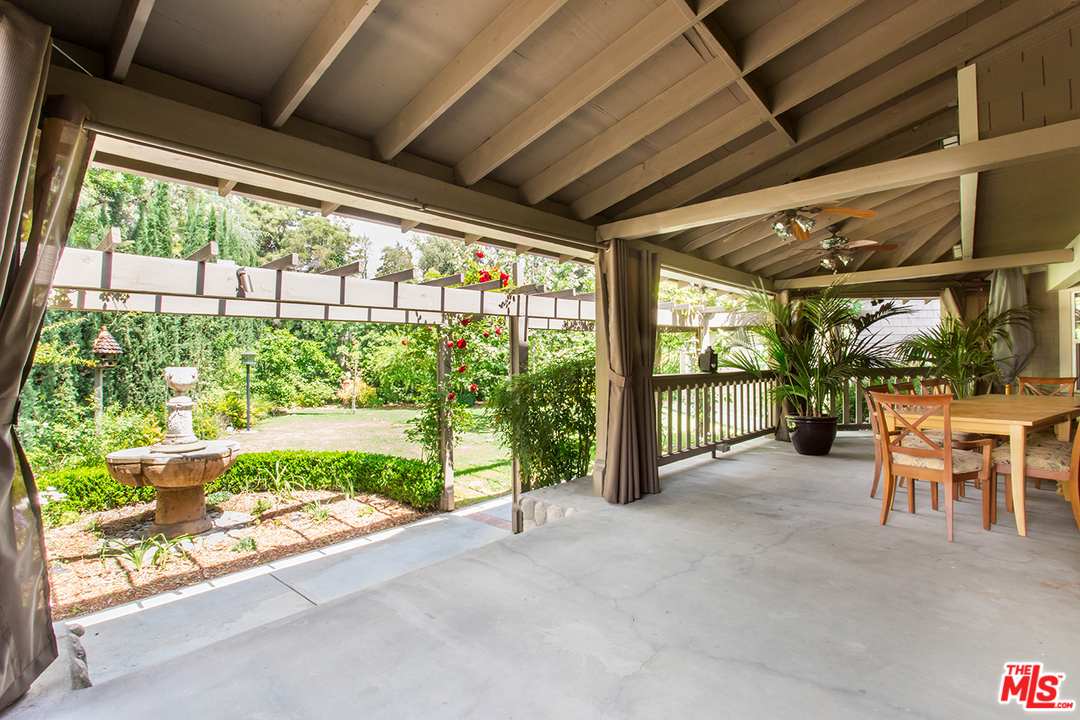 285 Barthe Drive Pasadena, CA 91103 - Photo 30 of 35