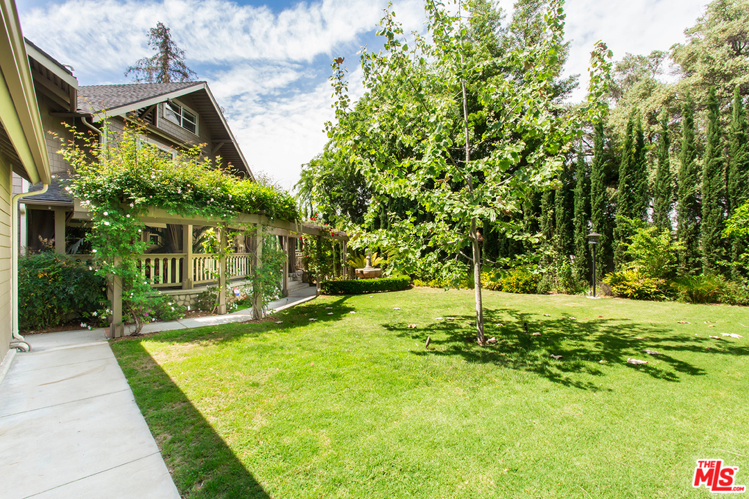 285 Barthe Drive Pasadena, CA 91103 - Photo 31 of 35