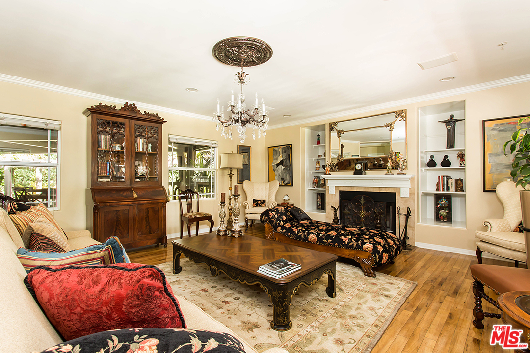 285 Barthe Drive Pasadena, CA 91103 - Photo 10 of 35