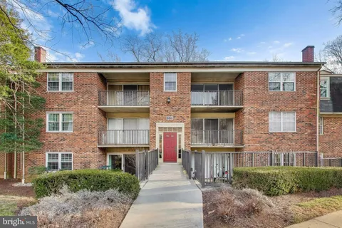 $275,000 | 886 College Parkway, Unit 304, Rockville, MD 20850
