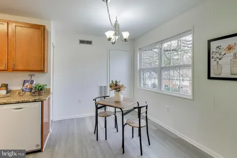 $275,000 | 886 College Parkway, Unit 304, Rockville, MD 20850