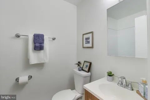 $275,000 | 886 College Parkway, Unit 304, Rockville, MD 20850