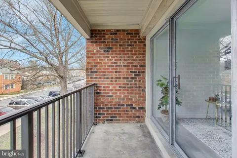 $275,000 | 886 College Parkway, Unit 304, Rockville, MD 20850