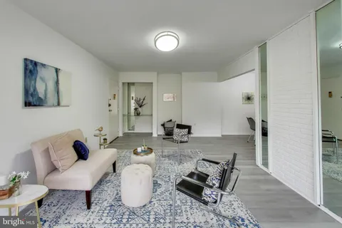 $275,000 | 886 College Parkway, Unit 304, Rockville, MD 20850