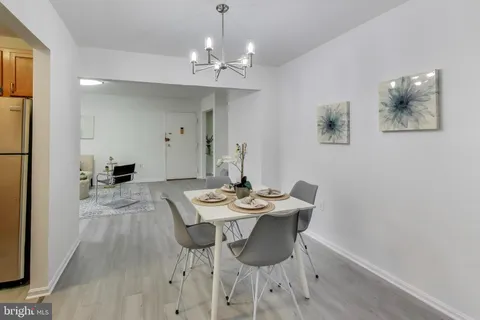 $275,000 | 886 College Parkway, Unit 304, Rockville, MD 20850