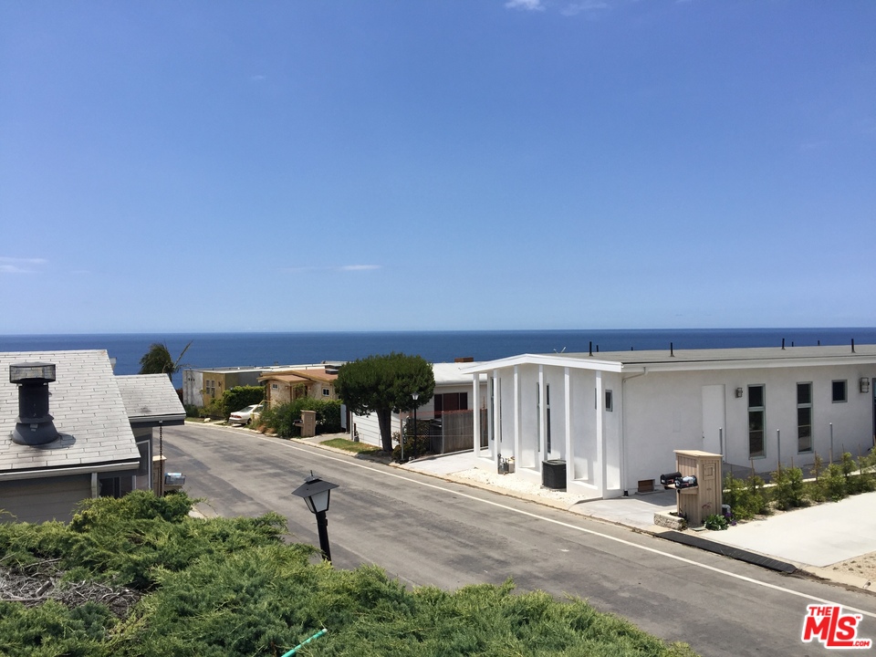 29500 Heathercliff Road, Unit 174 Malibu, CA 90265 - Photo 3 of 4