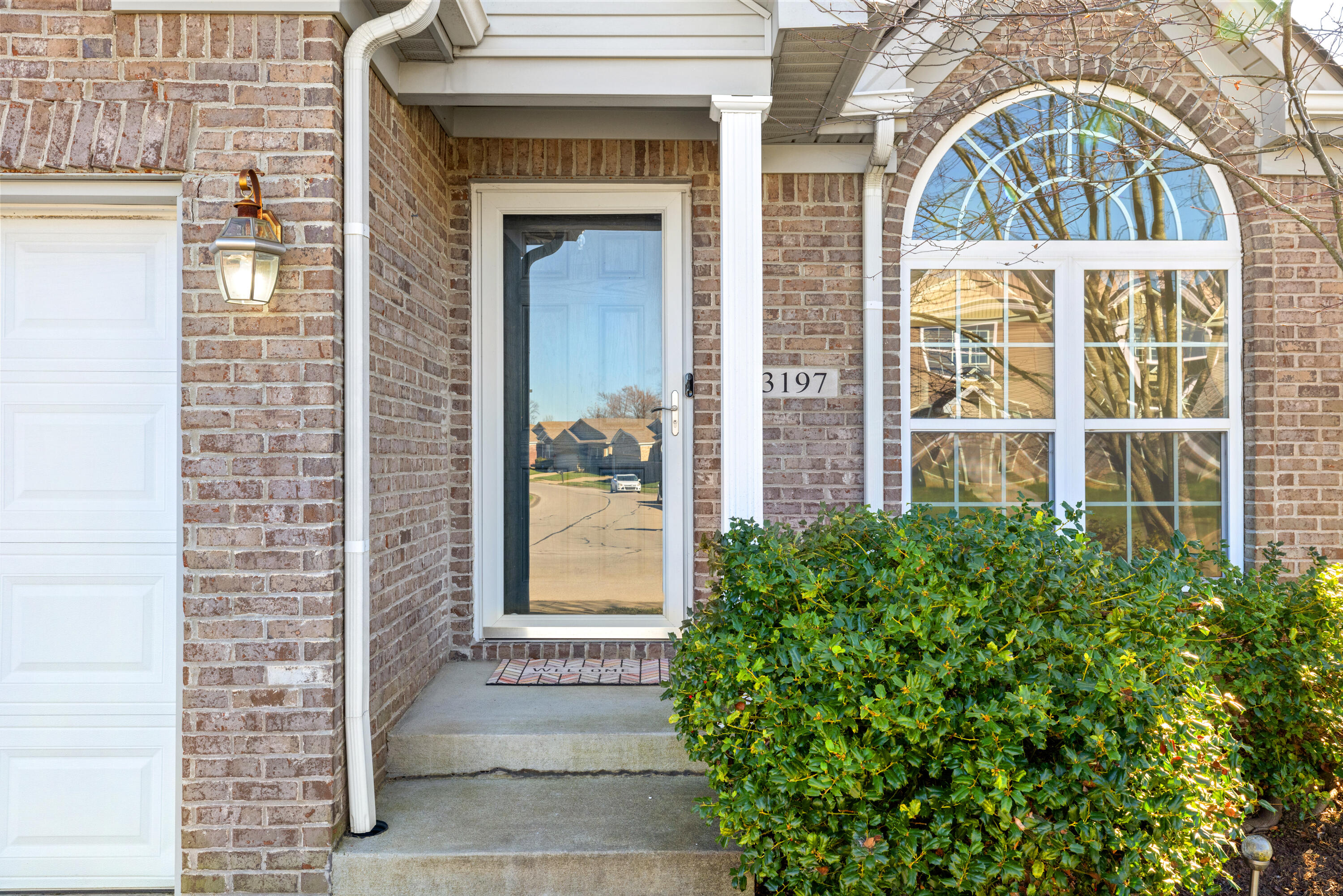 3197 Sandersville Road Lexington, KY 40511 - Photo 3 of 26 1h4a4687