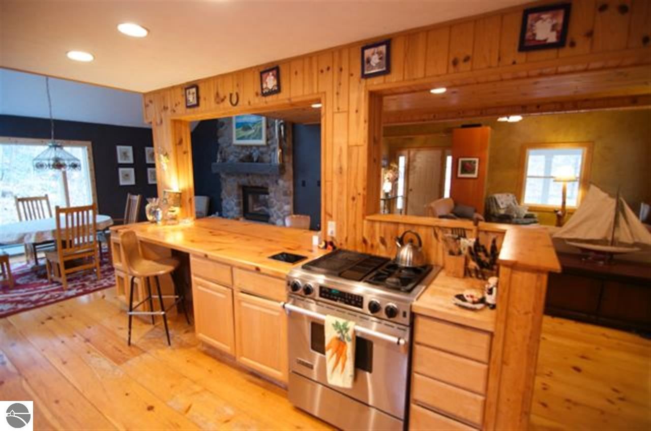 10483 Craig Road Traverse City, MI 49686 - Photo 30 of 53 1786896-29.JPG