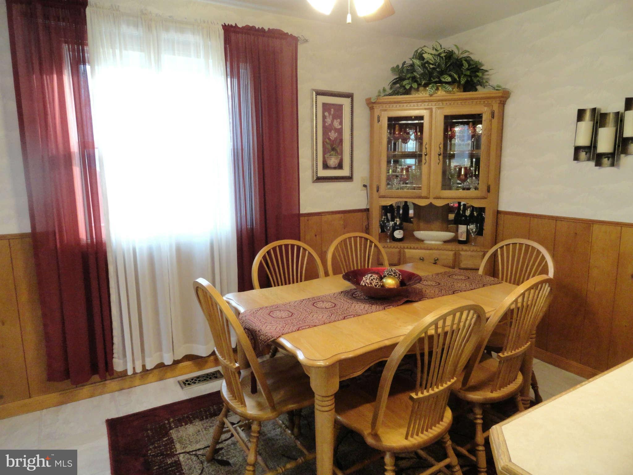 613 George Avenue Baltimore, MD 21221 - Photo 7 of 30 Large Dining Room/Breakfast Room