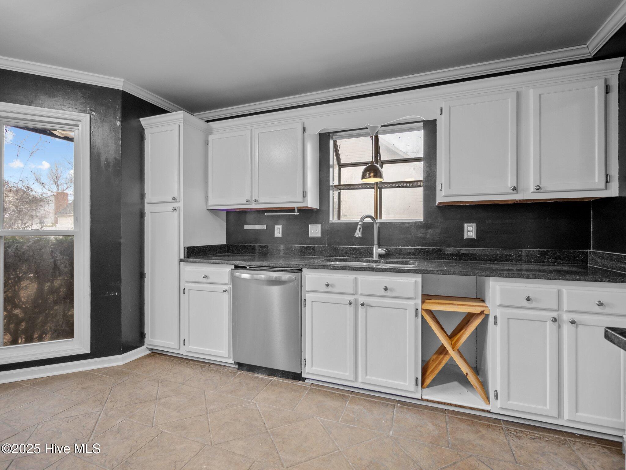 705 Riva Ridge Road Sneads Ferry, NC 28460 - Photo 11 of 31 Kitchen