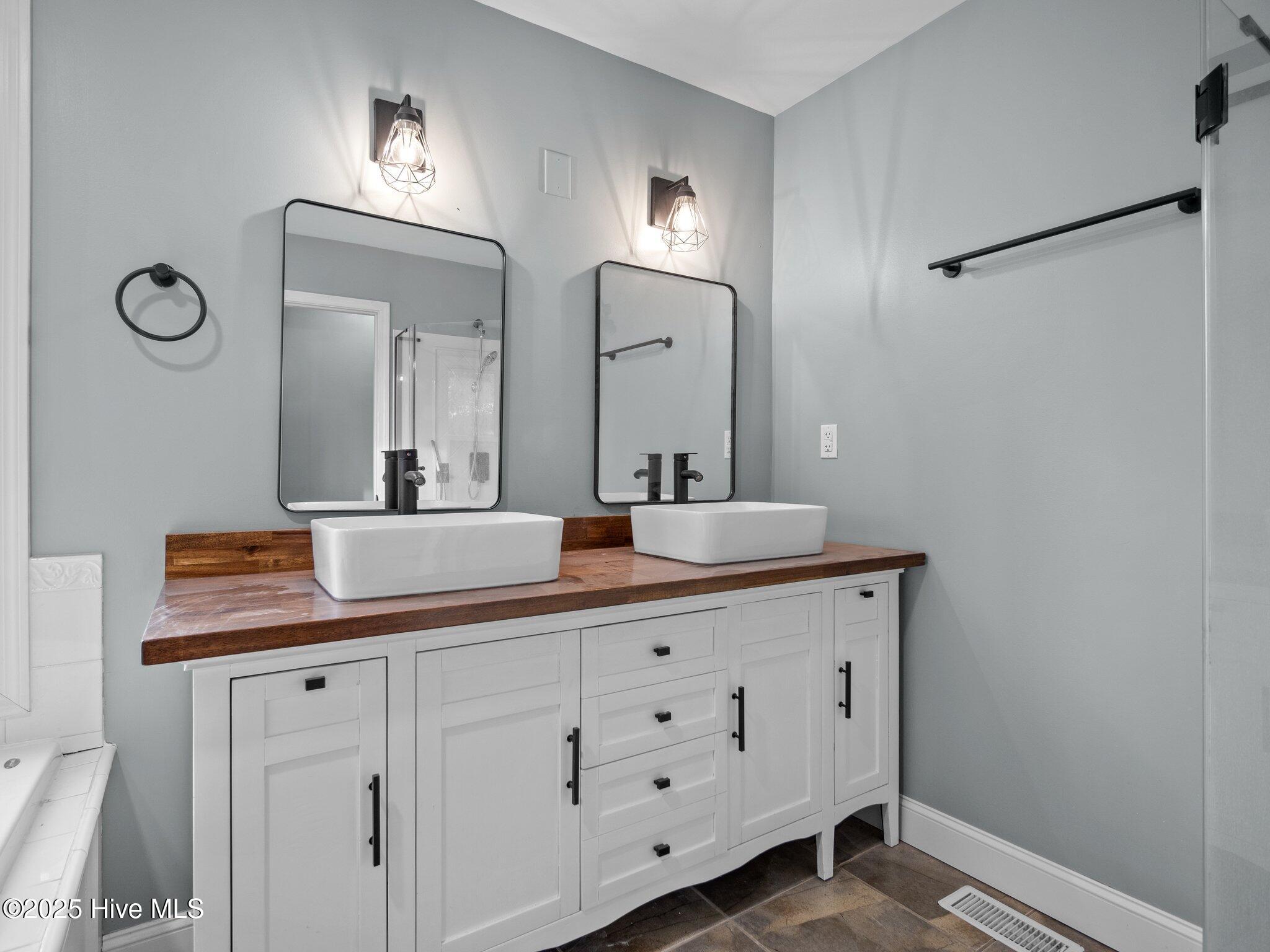 705 Riva Ridge Road Sneads Ferry, NC 28460 - Photo 16 of 31 Primary Bathroom