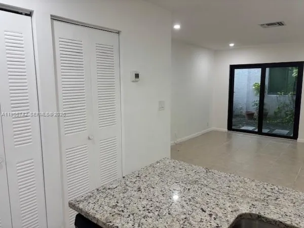 a view of livingroom with furniture