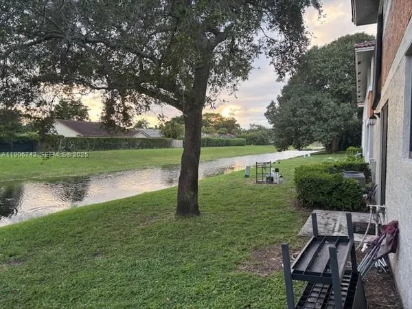 a view of a outdoor space with porch and entertaining space