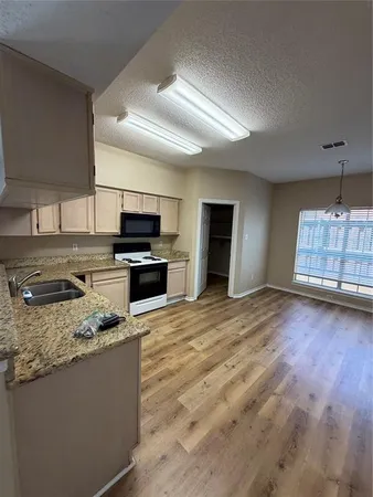 $2,395 | 706 Willow Oak Drive, Allen, TX 75002