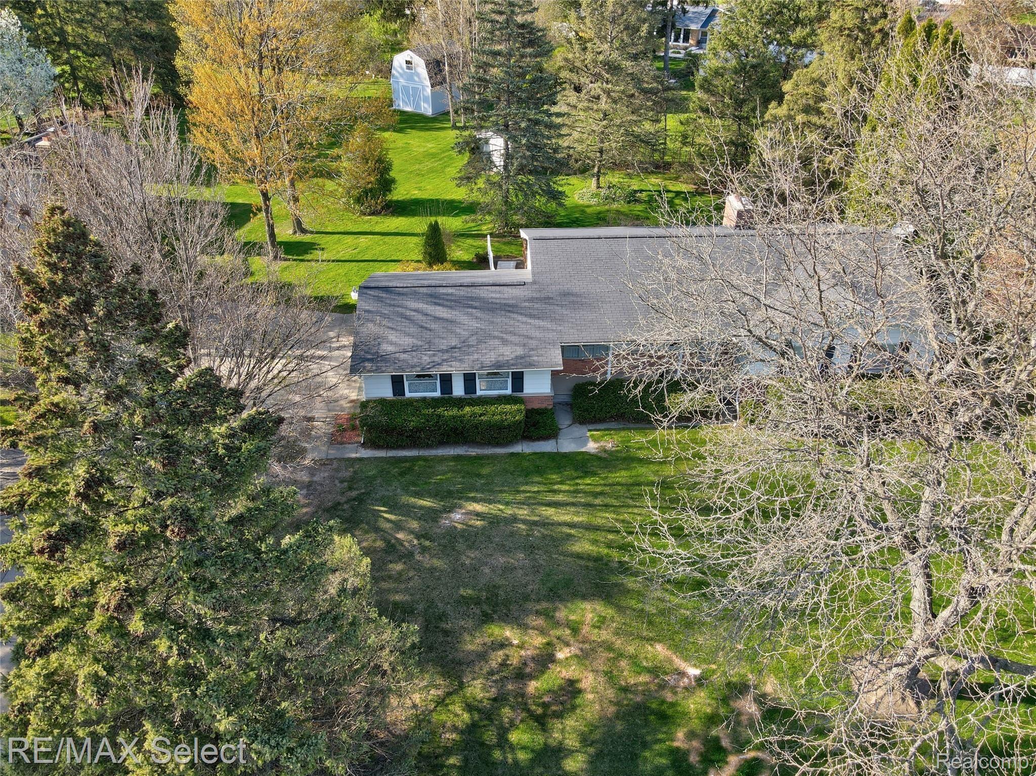 4134 Calkins Road Flint, MI 48532 - Photo 10 of 44 4134 Calkins Road 19.jpg