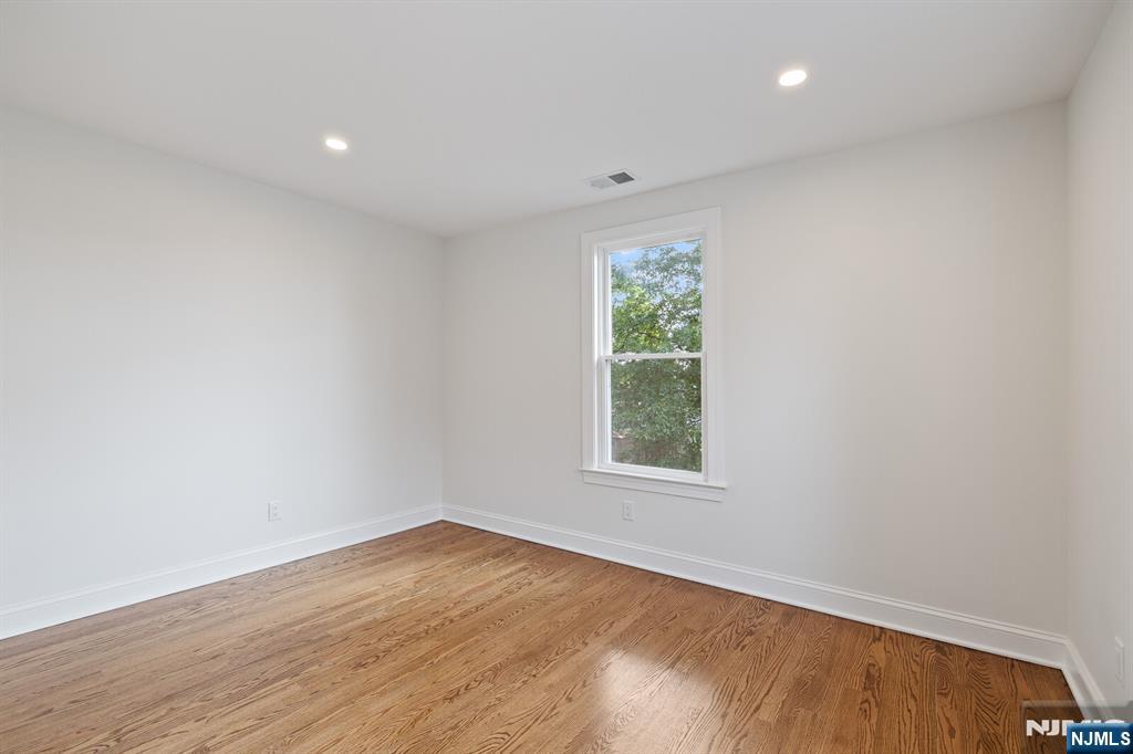 172 Boiling Springs Avenue East Rutherford, NJ 07073 - Photo 27 of 42 Gallery Image 27