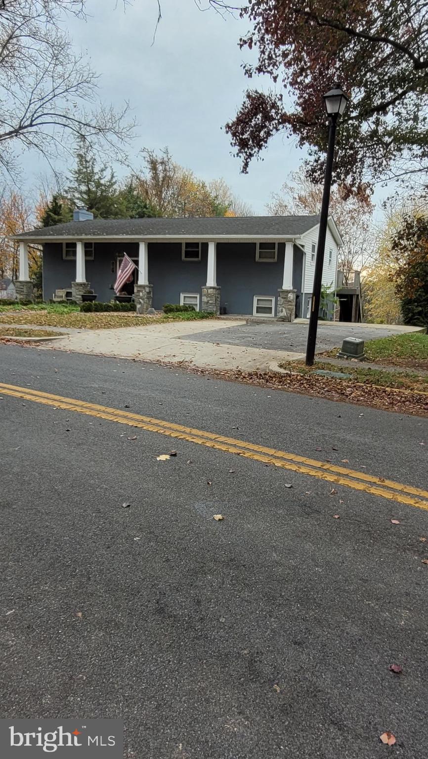 557 Bellview Avenue Winchester, VA 22601 - Photo 1 of 1 a front view of house with yard