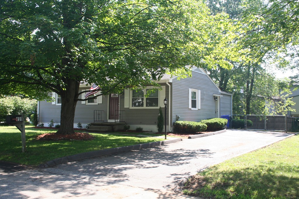 159 Kerry Drive Springfield, MA 01118 - Photo 1 of 24 Gallery Image 1