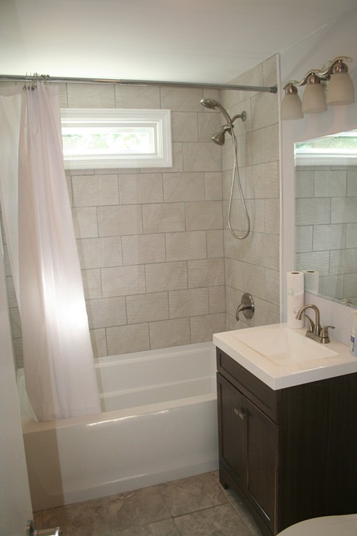 159 Kerry Drive Springfield, MA 01118 - Photo 6 of 24 Gallery Image 6