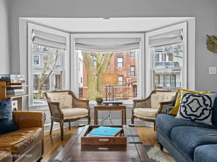 $1,050,000 | 2124 West Eastwood Avenue, Chicago, IL 60625