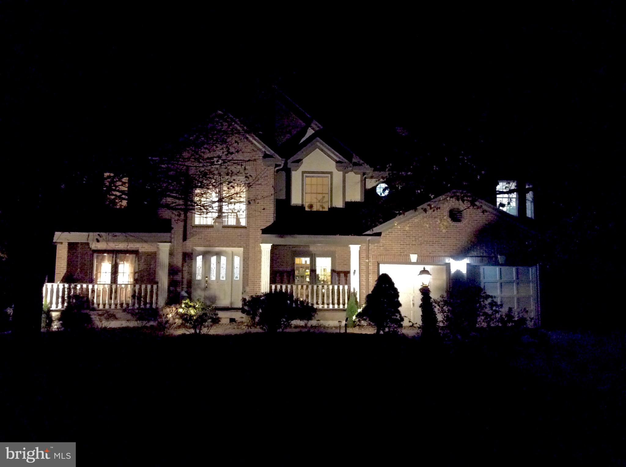 54 Rutherford Circle Sterling, VA 20165 - Photo 2 of 58 Gallery Image 2