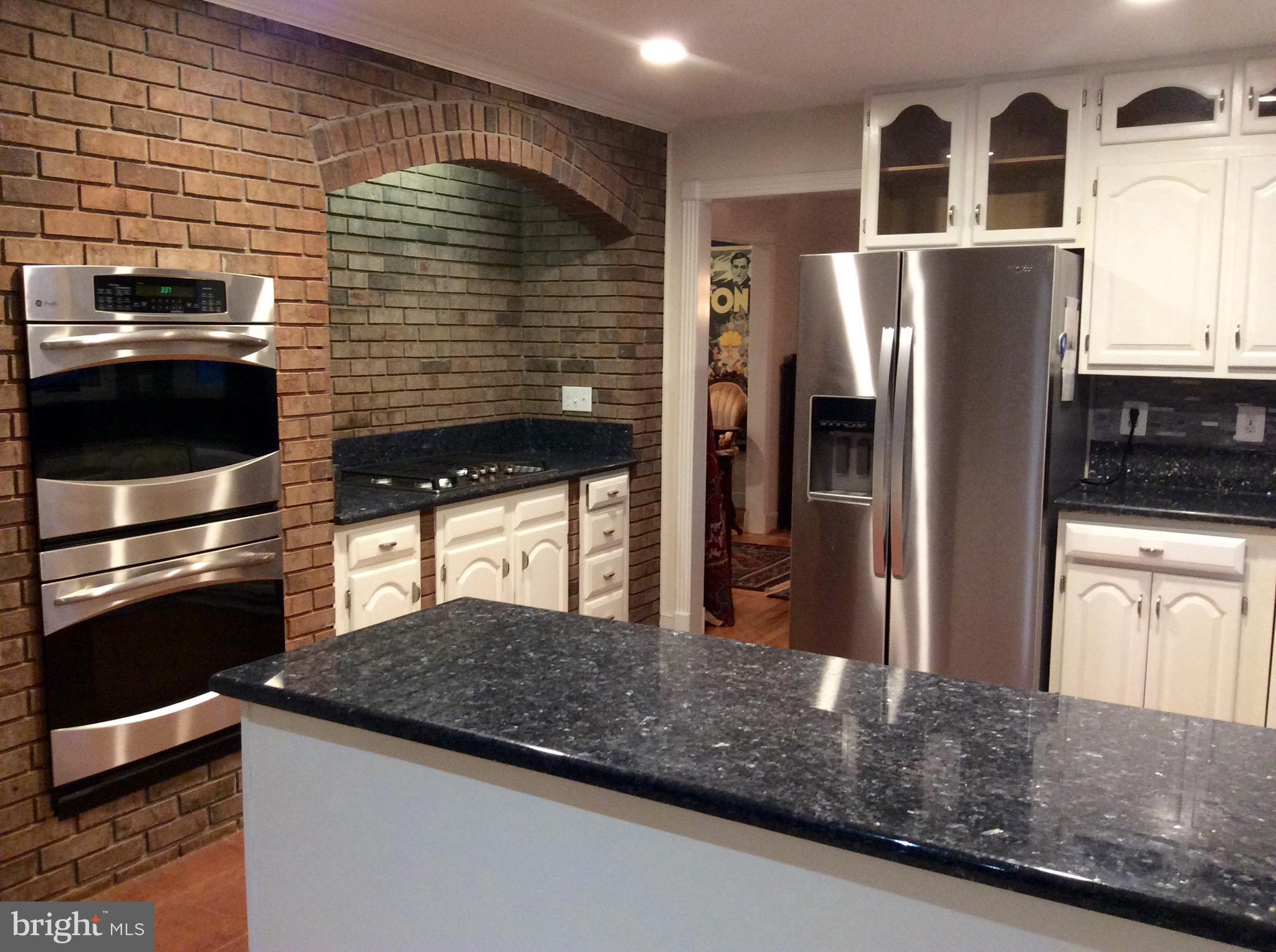 54 Rutherford Circle Sterling, VA 20165 - Photo 20 of 58 FRENCH-LOOK KITCHEN
