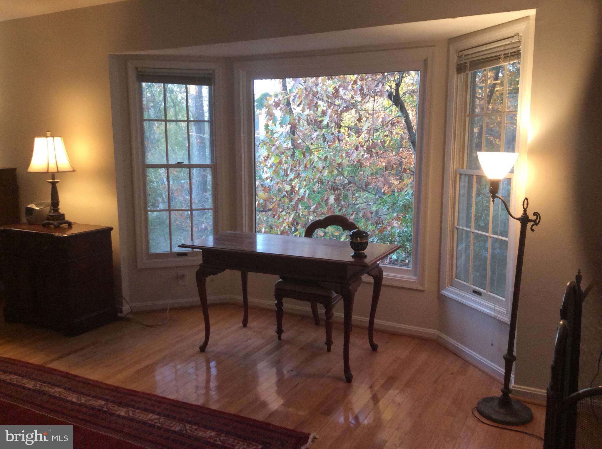 54 Rutherford Circle Sterling, VA 20165 - Photo 34 of 58 MBR BAY WINDOW IN SITTING AREA