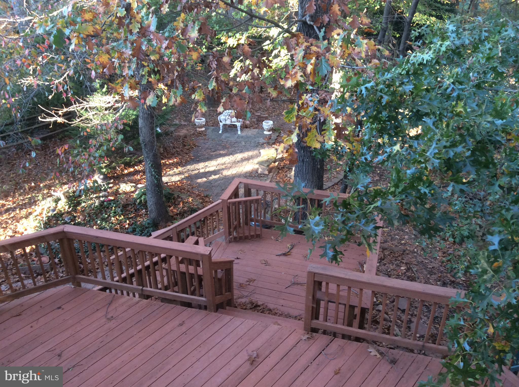 54 Rutherford Circle Sterling, VA 20165 - Photo 35 of 58 GARDEN VIEW OF DOUBLE DECK FROM MBR BAY WINDOW