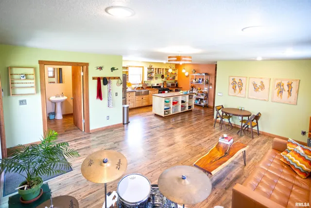 $349,000 | 4636 Kinoka Road, Alma, IL 62807