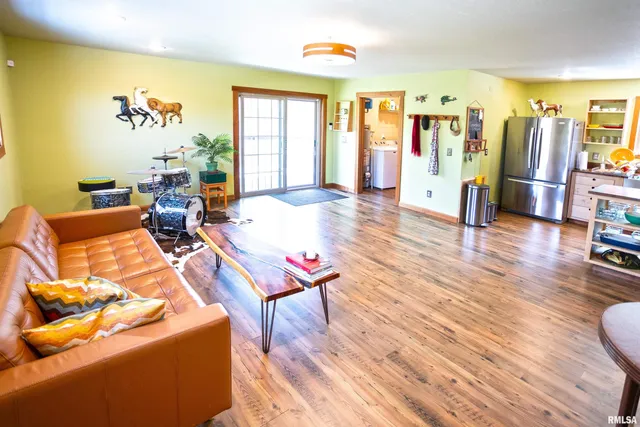 $349,000 | 4636 Kinoka Road, Alma, IL 62807