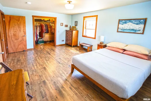 $349,000 | 4636 Kinoka Road, Alma, IL 62807