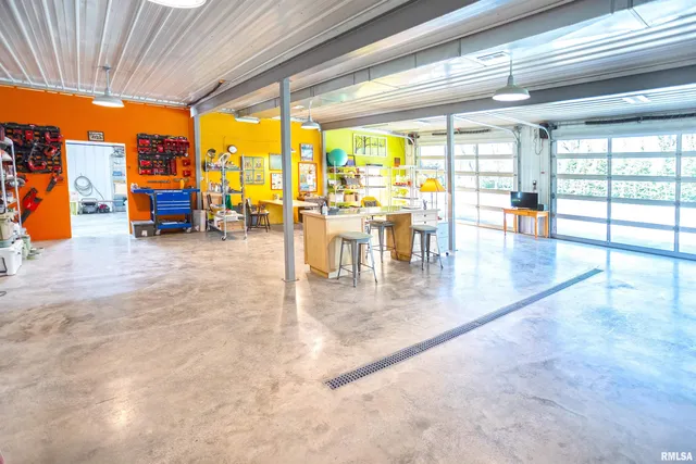 $349,000 | 4636 Kinoka Road, Alma, IL 62807