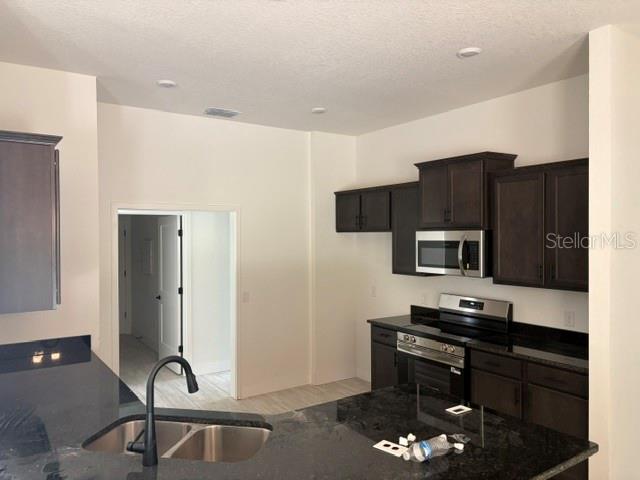 17889 Southwest 61st Ln Road Dunnellon, FL 34432 - Photo 6 of 19 Gallery Image 6