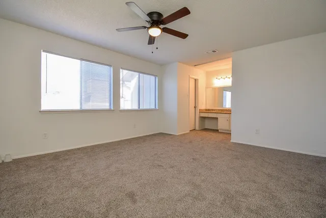 $215,000 | 3206 Windchase Boulevard, Unit 471, Houston, TX 77082