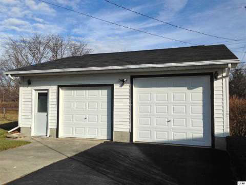 2699 Airport Road Adrian, MI 49221 - Photo 5 of 16 20386820-4.JPG