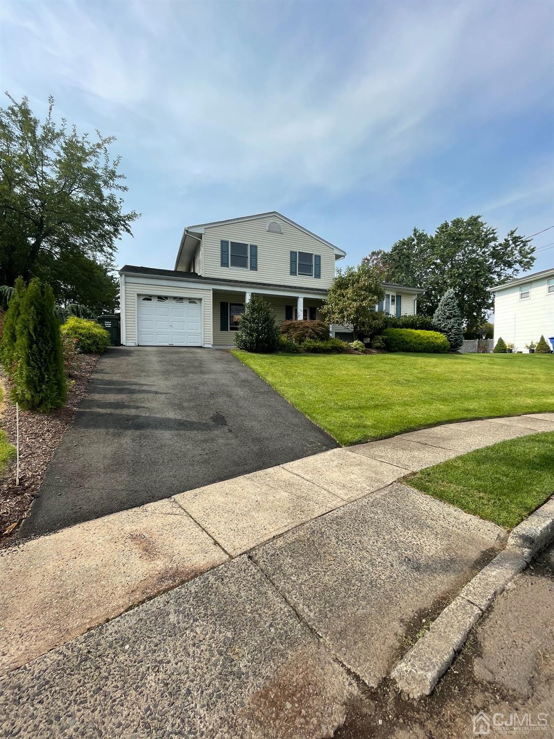 198 Winding Road Iselin, NJ 08830 - Photo 2 of 19 Gallery Image 2
