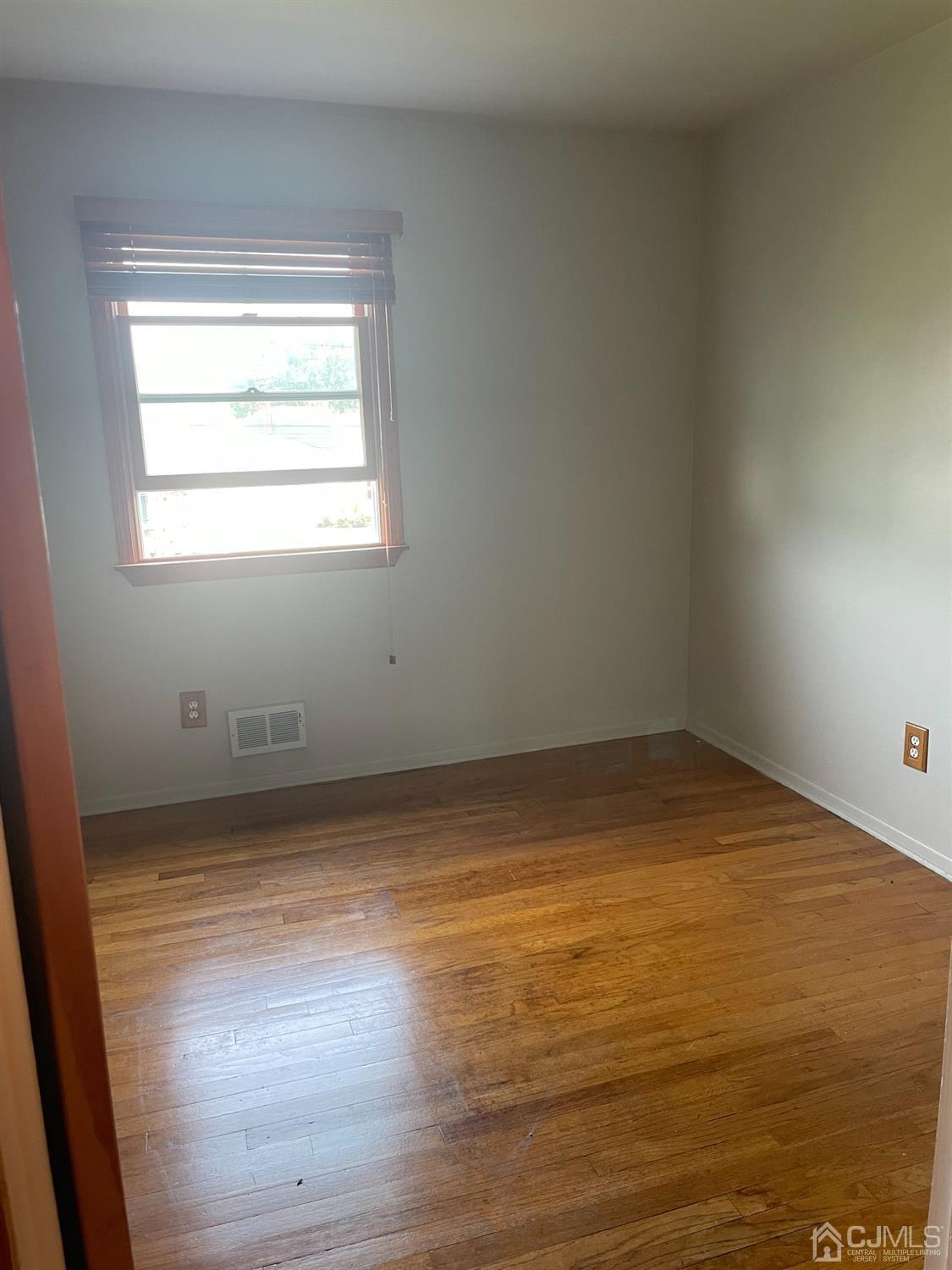 198 Winding Road Iselin, NJ 08830 - Photo 12 of 19 Gallery Image 12