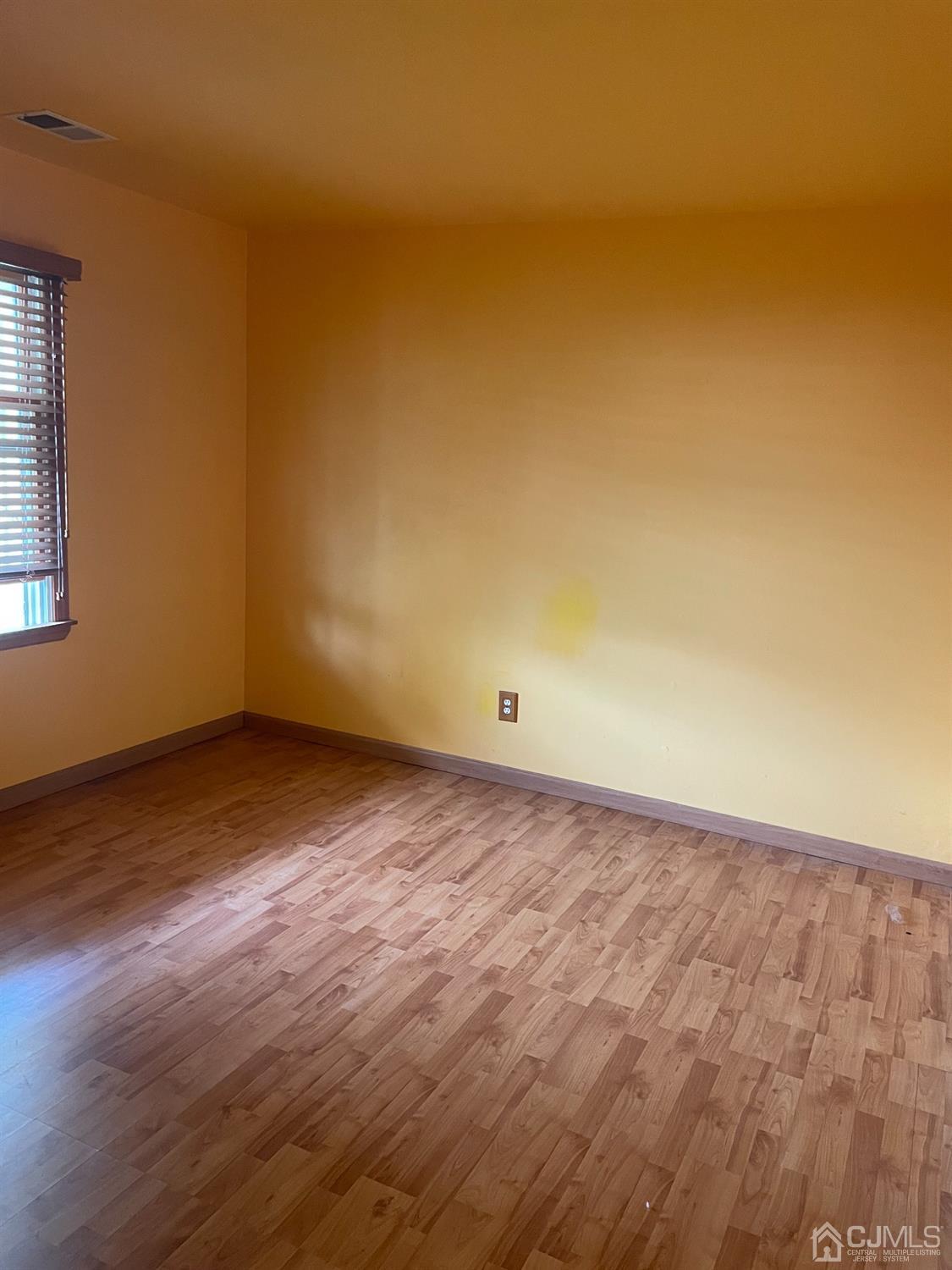 198 Winding Road Iselin, NJ 08830 - Photo 13 of 19 Gallery Image 13