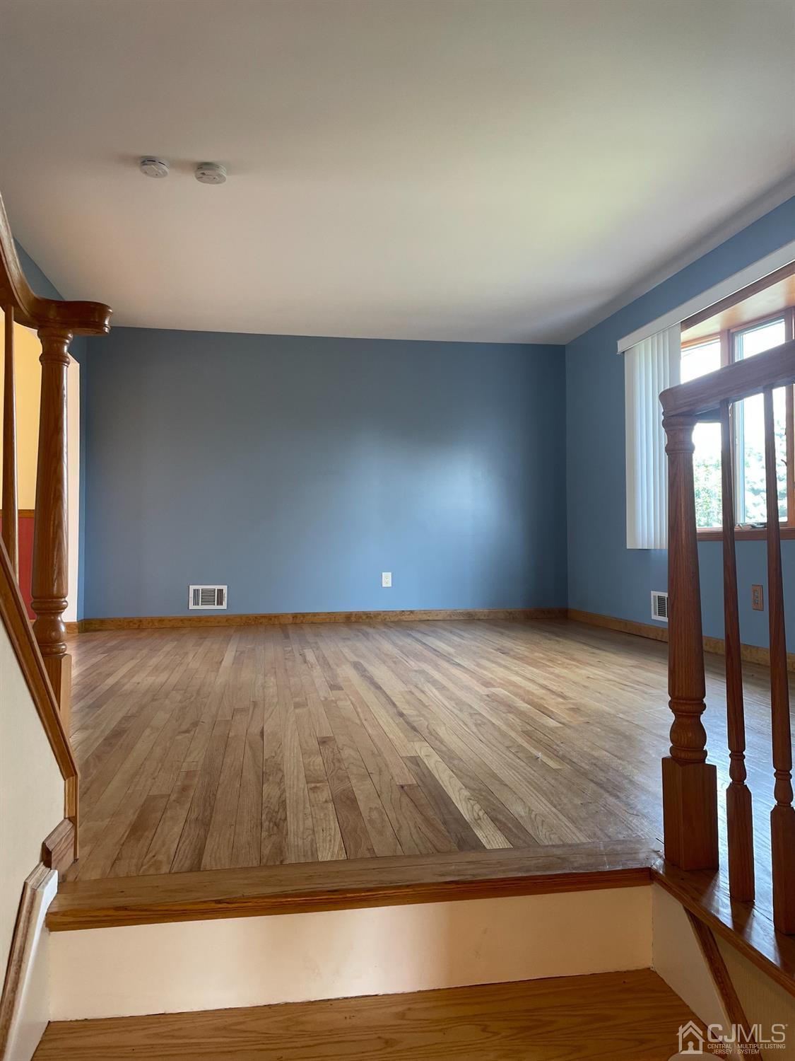 198 Winding Road Iselin, NJ 08830 - Photo 4 of 19 Gallery Image 4