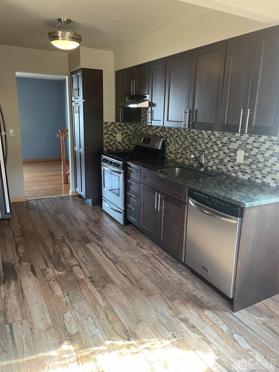198 Winding Road Iselin, NJ 08830 - Photo 5 of 19 Gallery Image 5