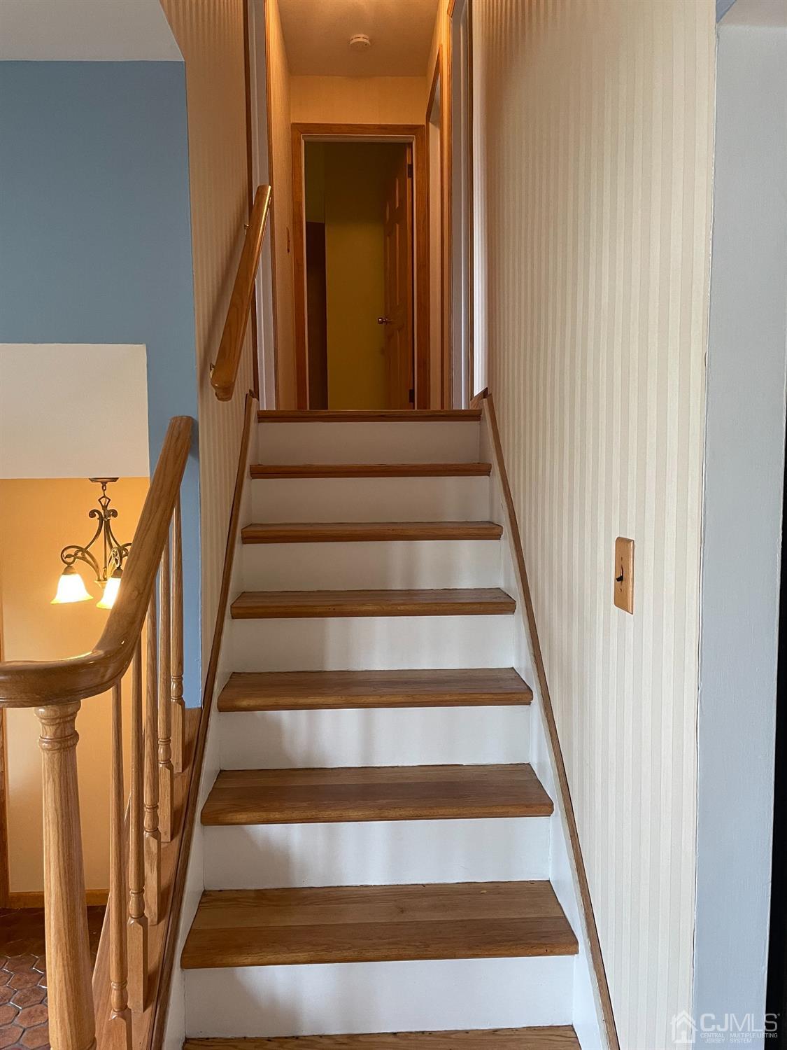 198 Winding Road Iselin, NJ 08830 - Photo 10 of 19 Gallery Image 10