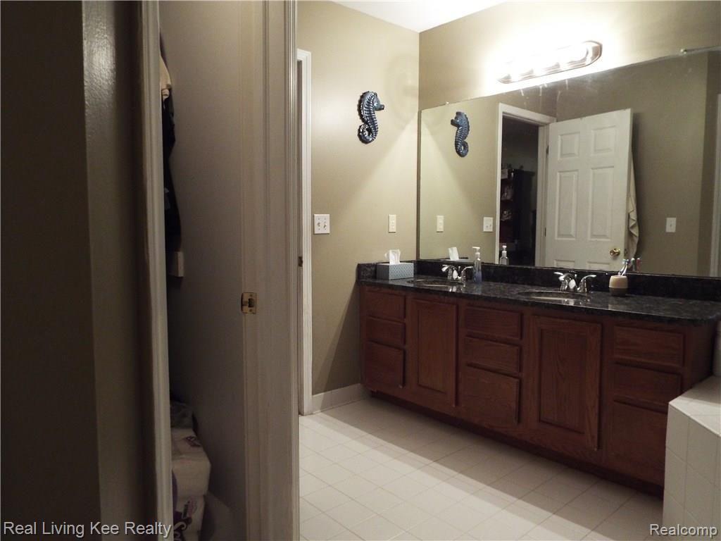 62810 Bates Road New Haven, MI 48048 - Photo 35 of 40 mstr bath with granite.JPG