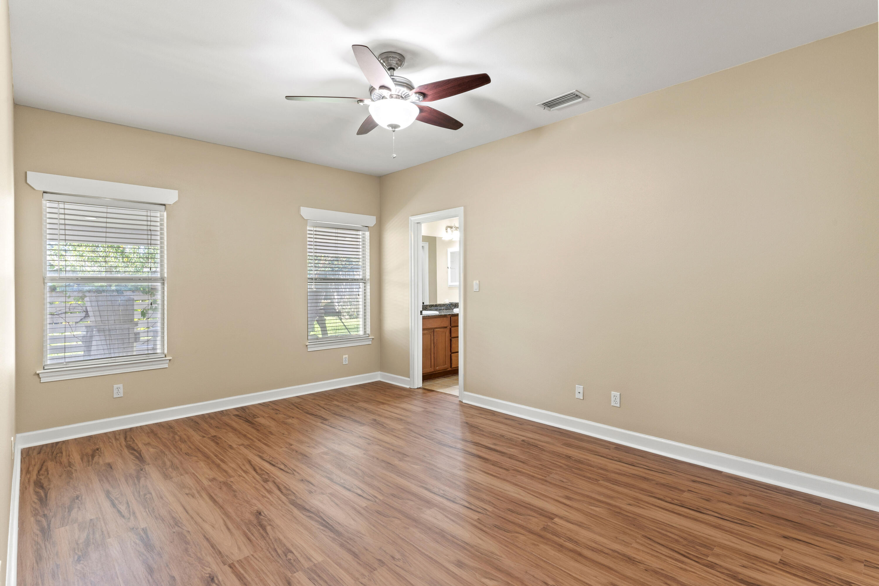 329 Main Street Destin, FL 32541 - Photo 18 of 35 329MainSt_20240930_133