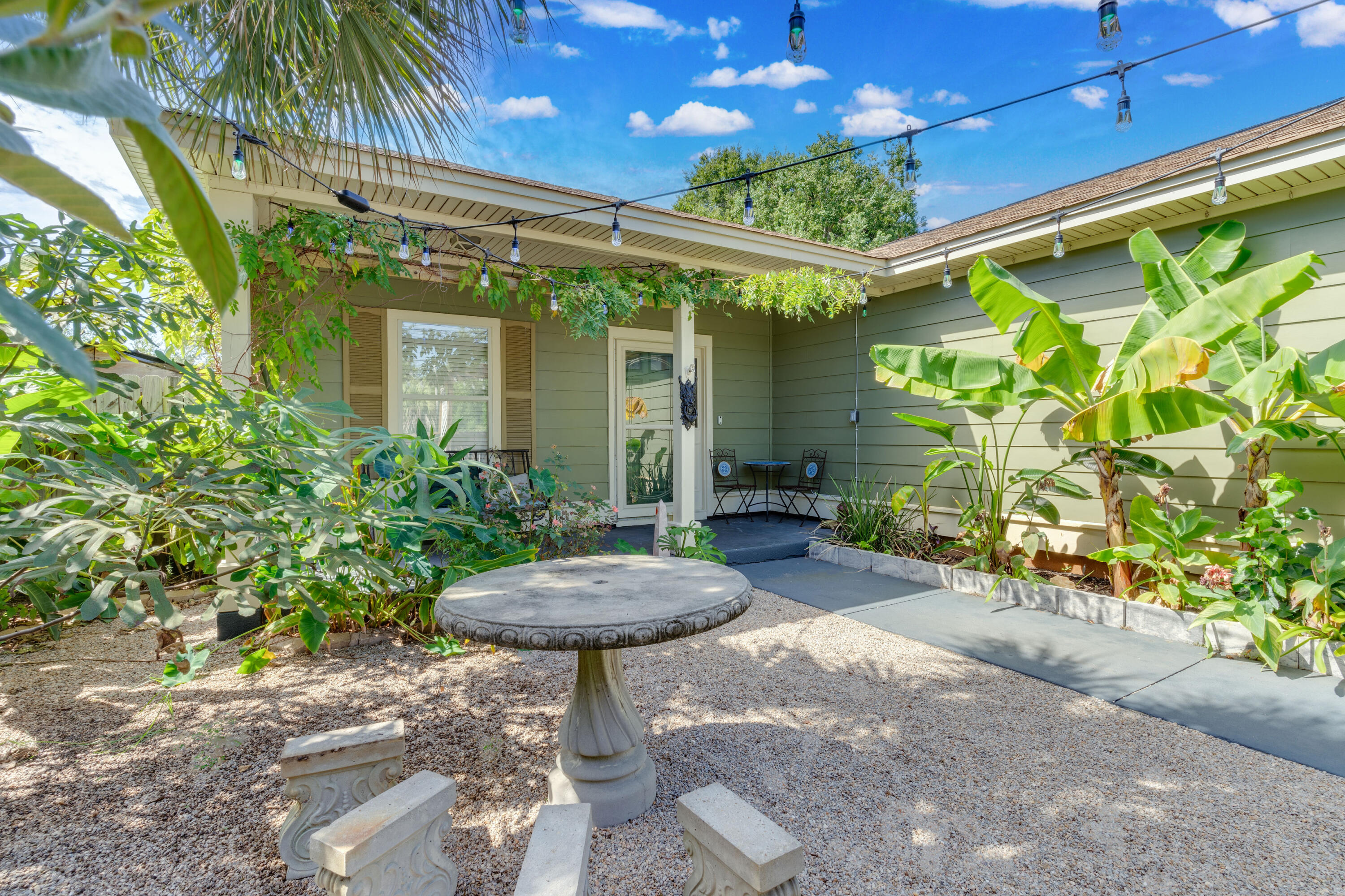 329 Main Street Destin, FL 32541 - Photo 3 of 35 329MainSt_20240930_042enfused2-Edit