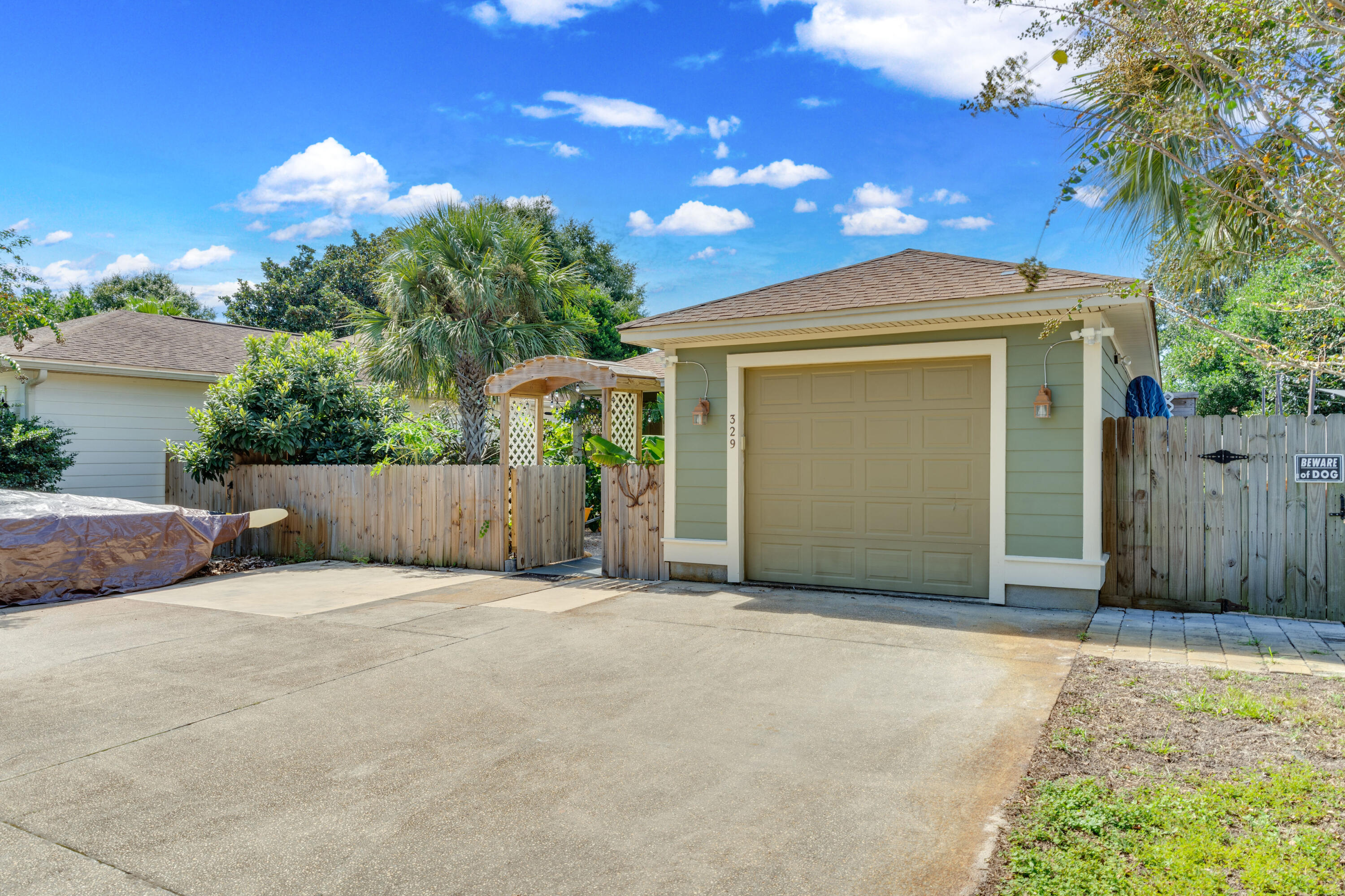 329 Main Street Destin, FL 32541 - Photo 4 of 35 329MainSt_20240930_012enfused-Edit